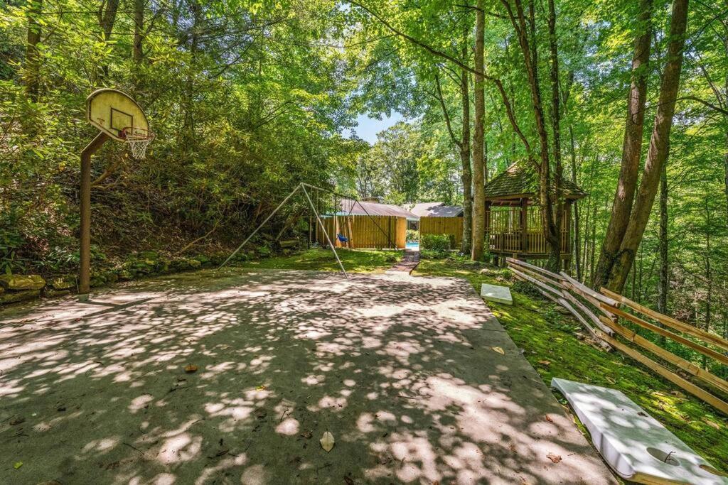 גטלינבורג Bourbon Hollow Lodge With Hot Tub And Pool Plus Game Room Only 5 Min To Downtown מראה חיצוני תמונה