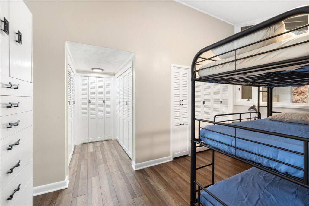 גטלינבורג Bourbon Hollow Lodge With Hot Tub And Pool Plus Game Room Only 5 Min To Downtown מראה חיצוני תמונה