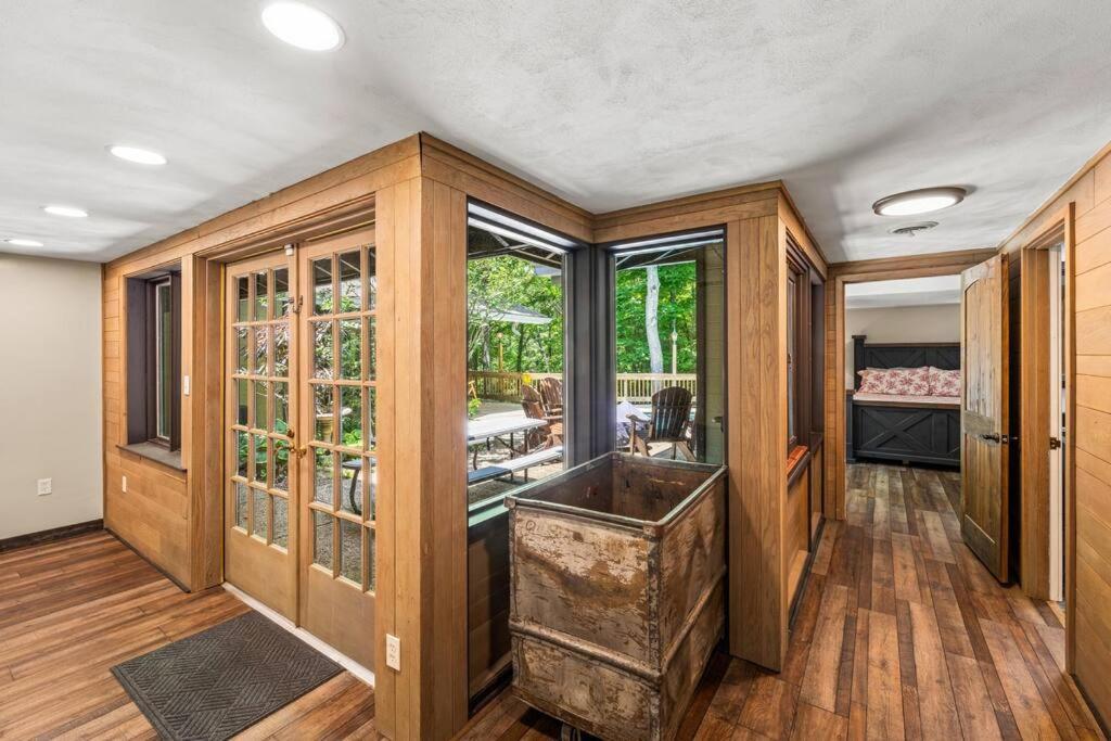 גטלינבורג Bourbon Hollow Lodge With Hot Tub And Pool Plus Game Room Only 5 Min To Downtown מראה חיצוני תמונה