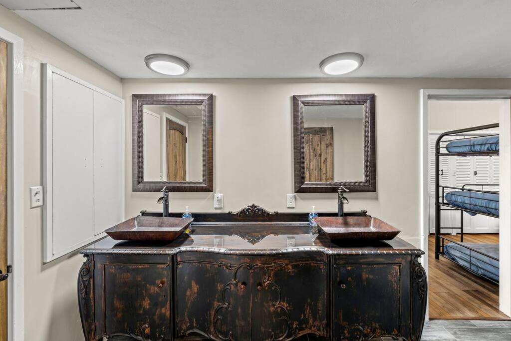גטלינבורג Bourbon Hollow Lodge With Hot Tub And Pool Plus Game Room Only 5 Min To Downtown מראה חיצוני תמונה