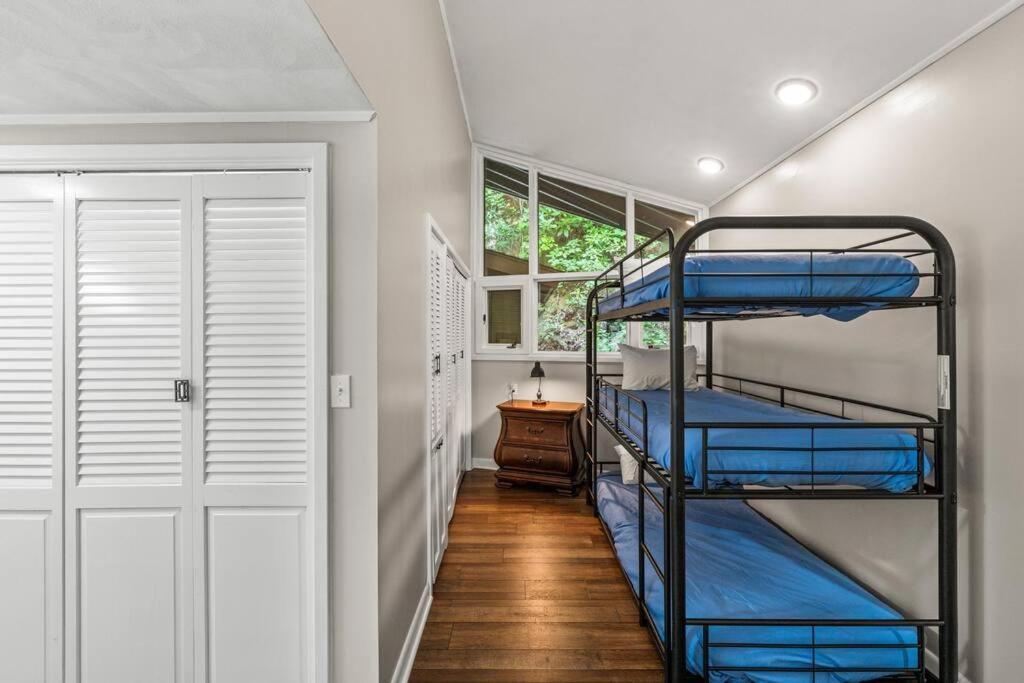 גטלינבורג Bourbon Hollow Lodge With Hot Tub And Pool Plus Game Room Only 5 Min To Downtown מראה חיצוני תמונה