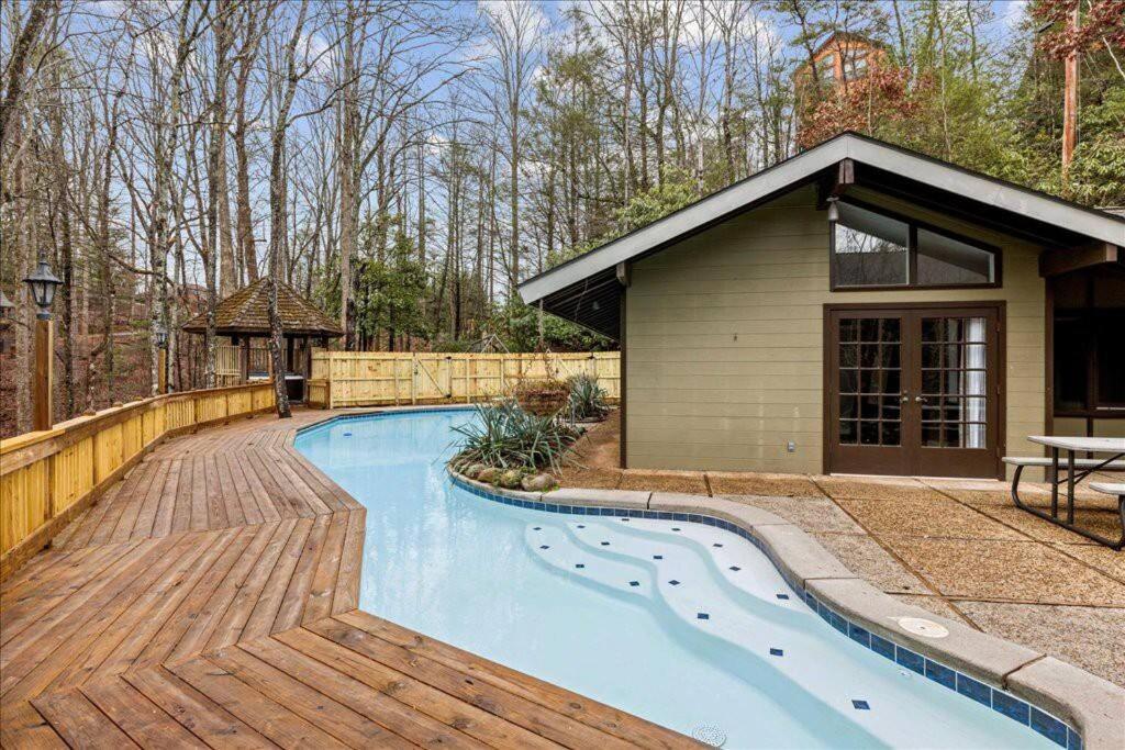 גטלינבורג Bourbon Hollow Lodge With Hot Tub And Pool Plus Game Room Only 5 Min To Downtown מראה חיצוני תמונה