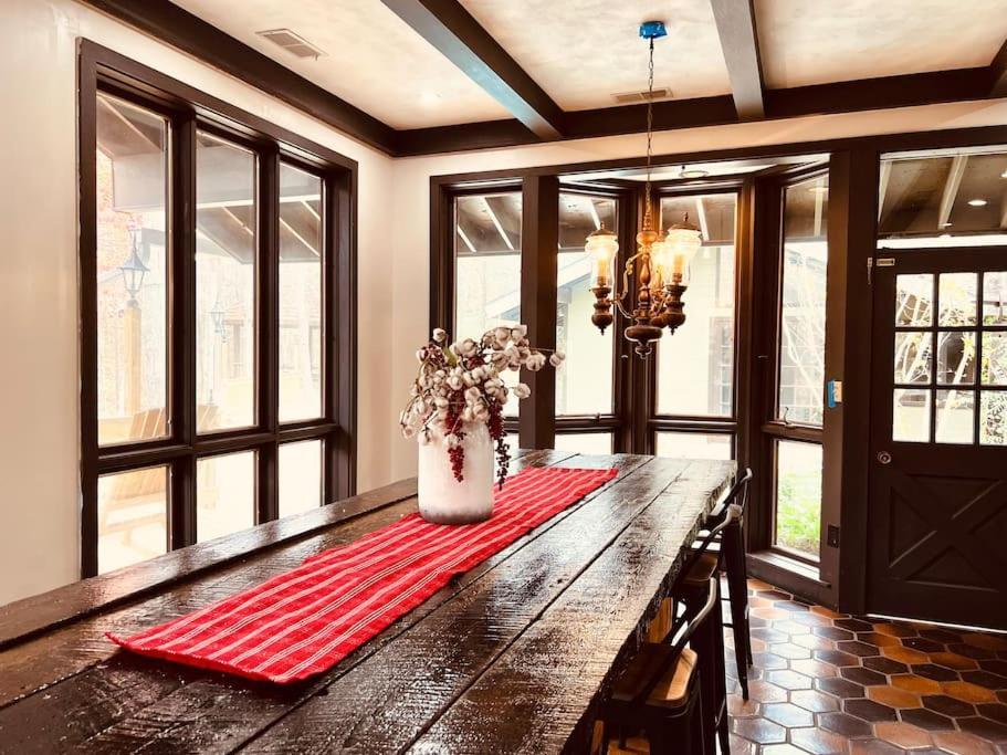 גטלינבורג Bourbon Hollow Lodge With Hot Tub And Pool Plus Game Room Only 5 Min To Downtown מראה חיצוני תמונה