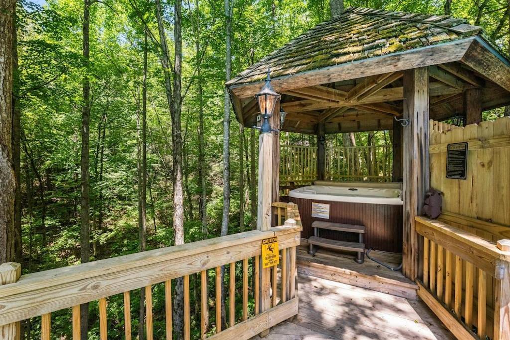 גטלינבורג Bourbon Hollow Lodge With Hot Tub And Pool Plus Game Room Only 5 Min To Downtown מראה חיצוני תמונה